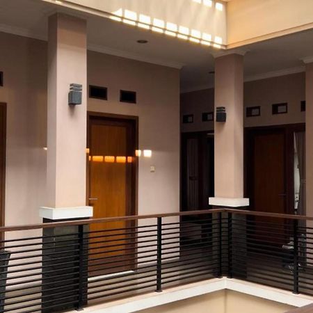 Hens Guesthouse Syariah Gadobangkong Luaran gambar