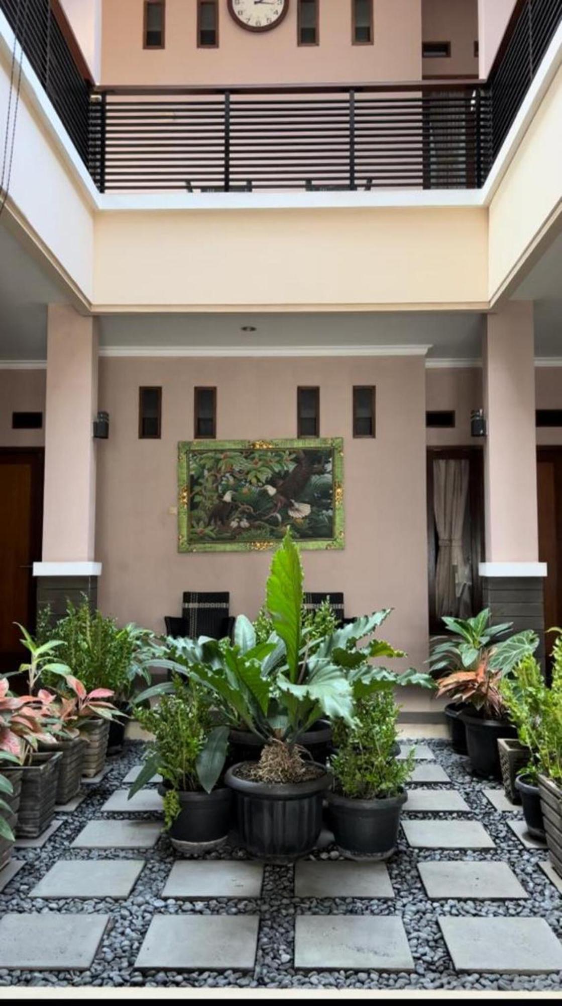 Hens Guesthouse Syariah Gadobangkong Luaran gambar