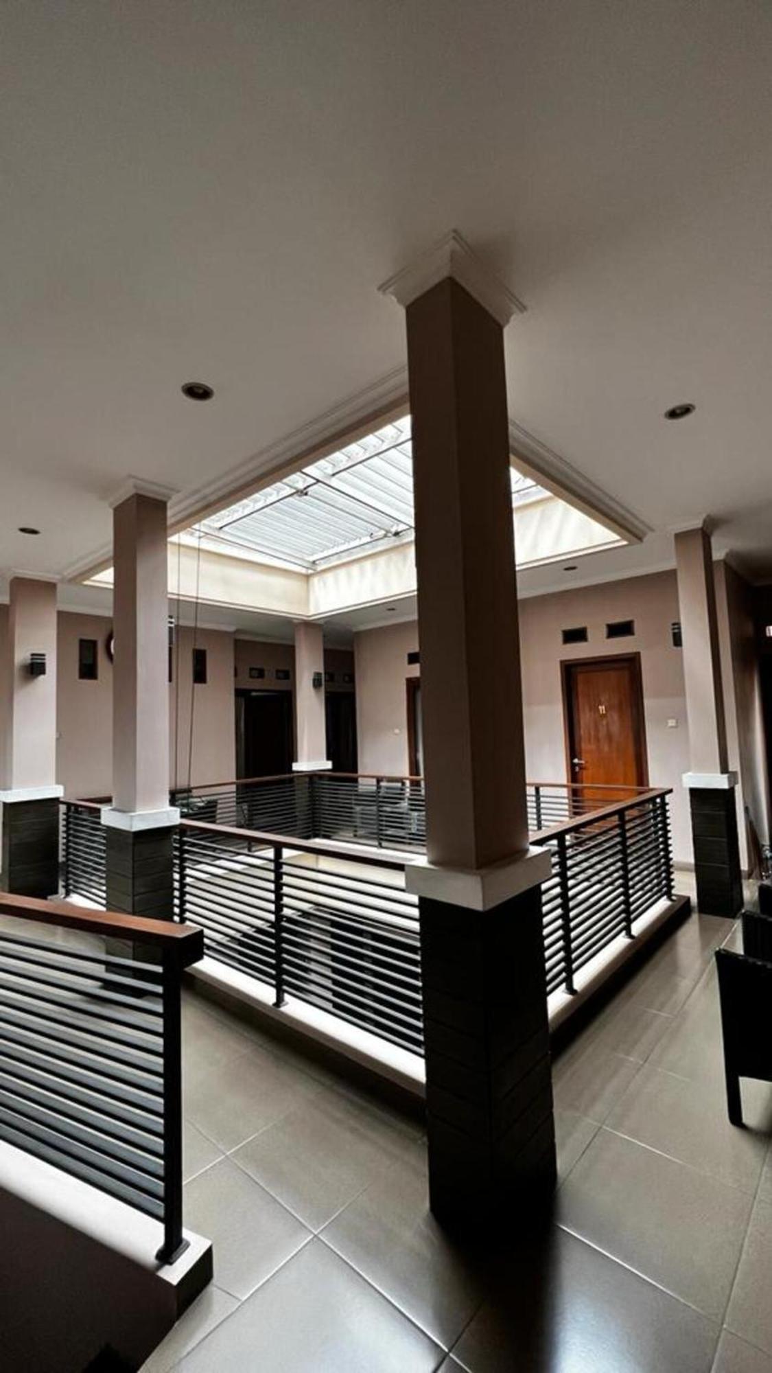 Hens Guesthouse Syariah Gadobangkong Luaran gambar